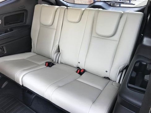 Used 2025 Subaru Ascent Limited w/ Popular Package #2 image 8