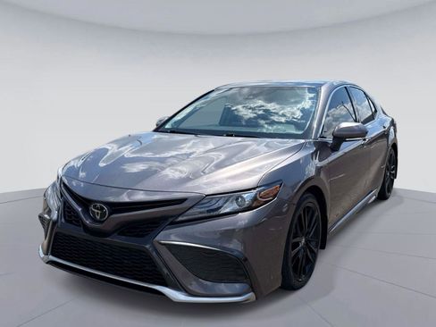 Used 2022 Toyota Camry XSE w/ Navigation Package FWD image 8