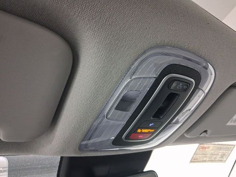 Used 2023 Hyundai Elantra Limited image 16