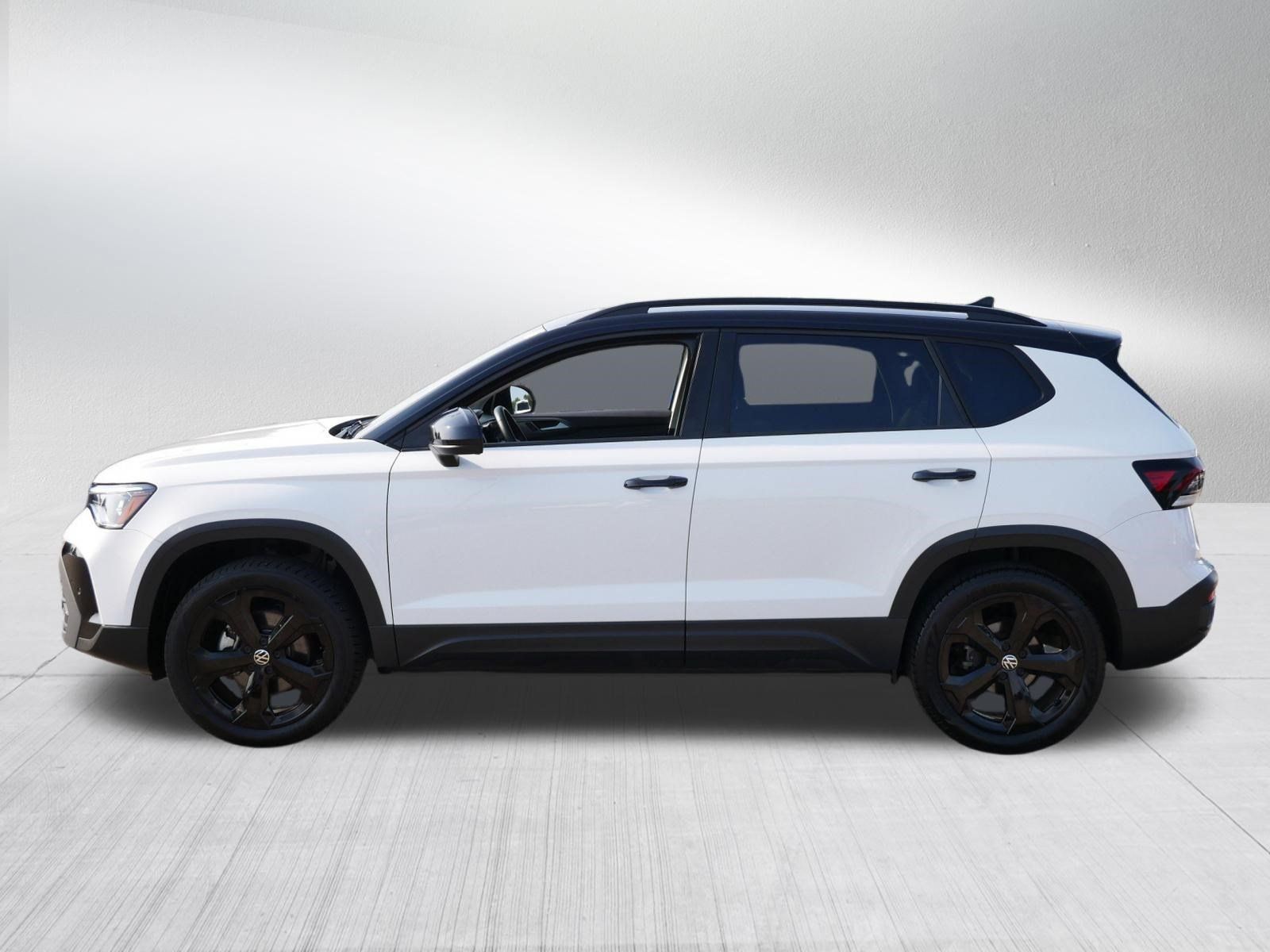 Certified 2025 Volkswagen Taos SE AWD/4WD image 4