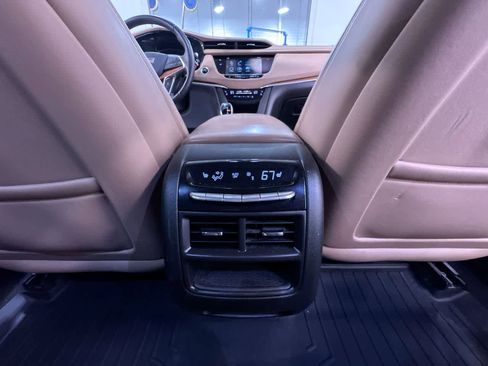Used 2017 Cadillac XT5 Platinum w/ Driver Assist Package AWD/4WD image 39
