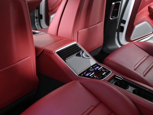 Used 2020 Porsche Panamera GTS image 38