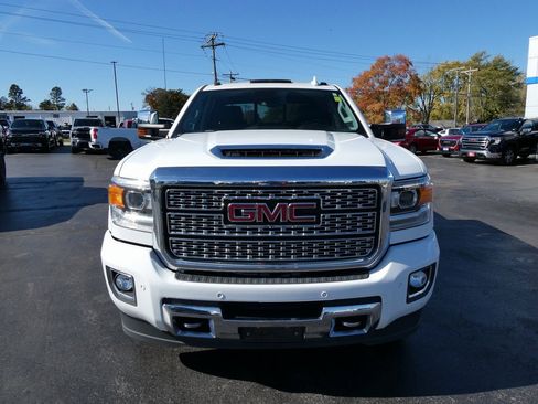 Used 2018 GMC Sierra 3500 Denali w/ Duramax Plus Package image 10