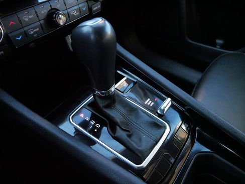 Used 2023 Jeep Compass Limited image 23