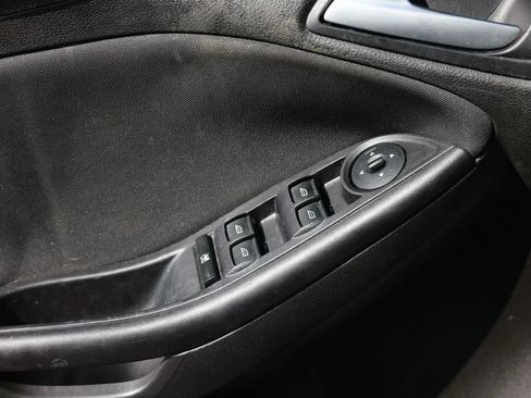 Used 2016 Ford Focus SE FWD image 42