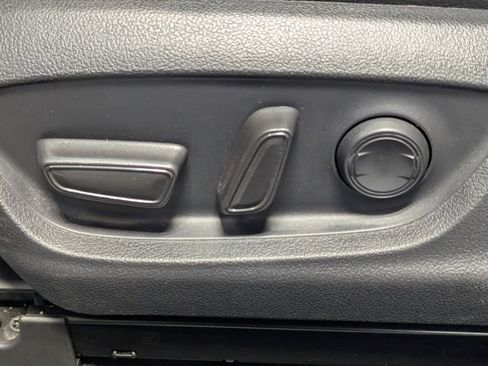 Used 2024 Toyota Camry SE image 11