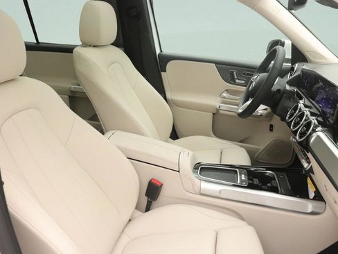 New 2026 Mercedes-Benz GLB 250 image 7