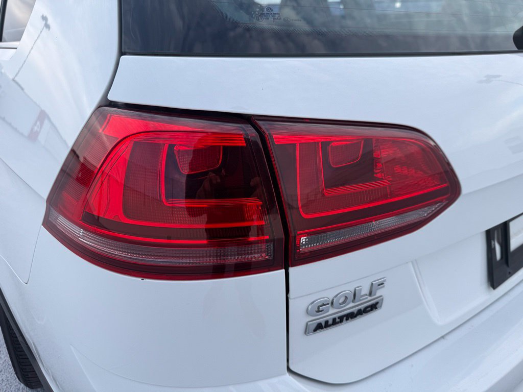 Used 2017 Volkswagen Golf Alltrack SE AWD/4WD image 12