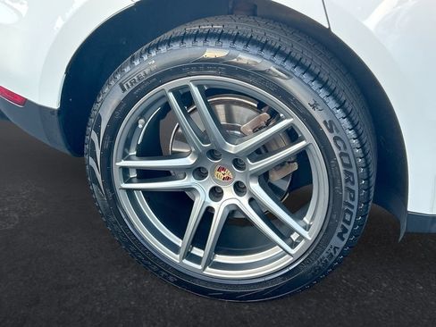 Used 2021 Porsche Macan S AWD/4WD image 29