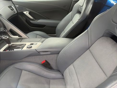 Used 2015 Chevrolet Corvette Z06 w/ 3LZ Preferred Equipment Group image 9