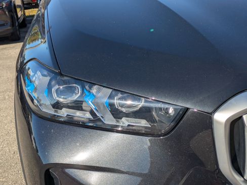 Used 2025 BMW X5 xDrive50e image 10