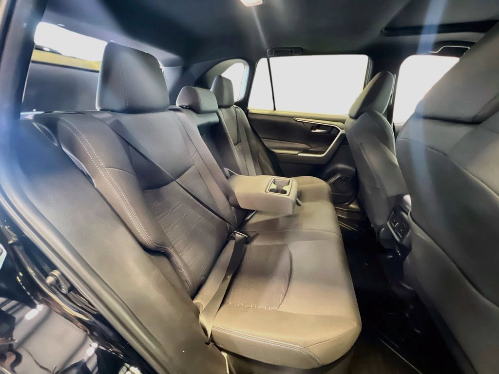 Used 2022 Toyota RAV4 SE w/ Convenience Package AWD/4WD image 25