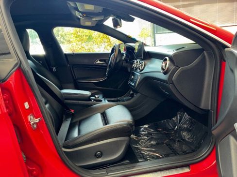Used 2019 Mercedes-Benz CLA 250 image 35