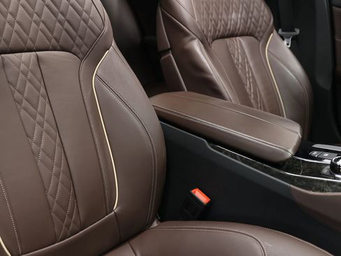 Used 2018 BMW M550i xDrive image 85