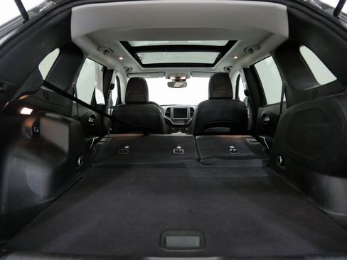 Used 2022 Jeep Cherokee Latitude w/ Sun & Sound Group image 27