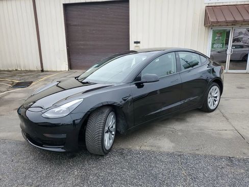Used 2021 Tesla Model 3 Standard Range Plus image 5