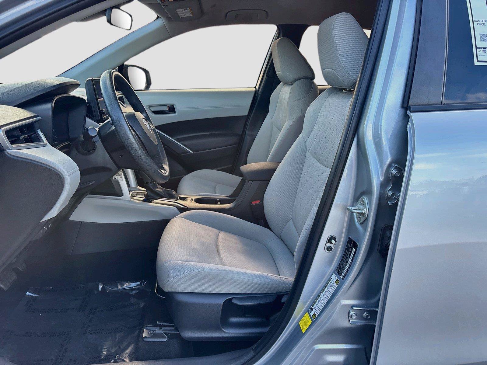 Used 2023 Toyota Corolla Cross L FWD image 19