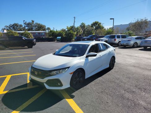 Used 2019 Honda Civic EX image 10