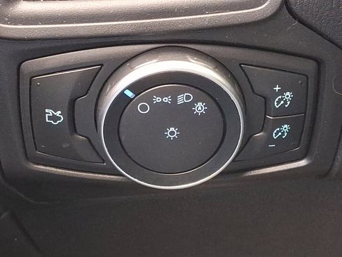 Used 2017 Ford Focus SE image 25