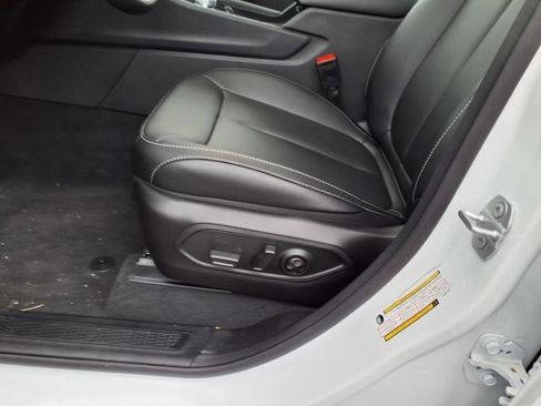 New 2025 Jeep Grand Cherokee Limited w/ Black Appearance Package image 6