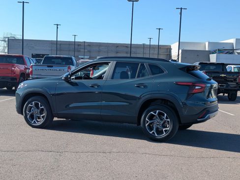 Certified 2025 Chevrolet Trax LT image 4