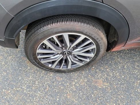 Used 2024 Nissan Kicks SV FWD image 13