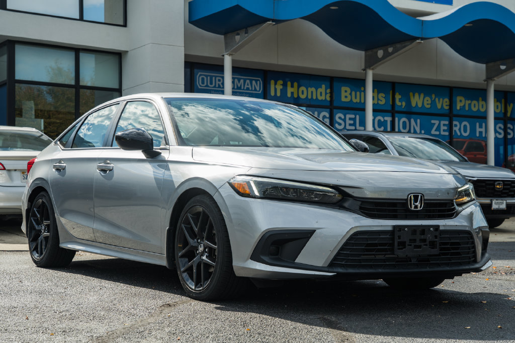 Used 2023 Honda Civic Sport image 1