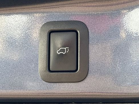 Used 2019 Toyota Highlander Limited image 27