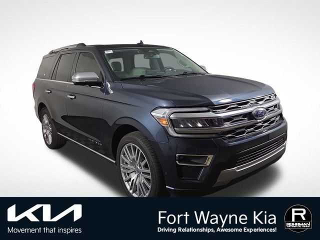Used 2024 Ford Expedition Platinum AWD/4WD image 5