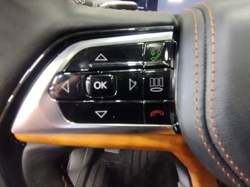 Used 2023 Jeep Grand Cherokee Summit AWD/4WD image 33