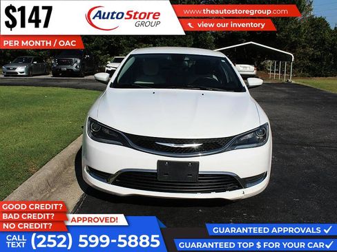 Used 2015 Chrysler 200 Limited w/ Convenience Group FWD image 3