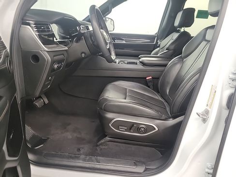 Used 2022 Jeep Wagoneer Series III w/ Premium Group I image 8