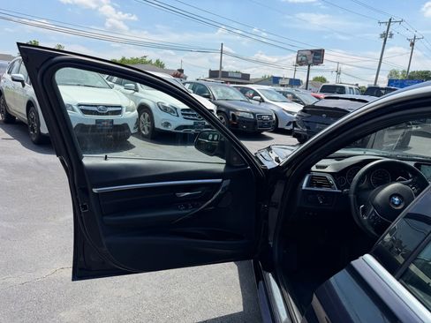 Used 2017 BMW 340i xDrive Sedan AWD/4WD image 33