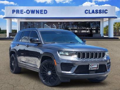 Used 2022 Jeep Grand Cherokee Laredo w/ Luxury Tech Group I
