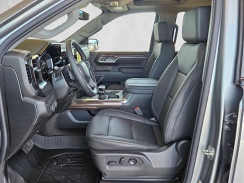 New 2026 Chevrolet Silverado 1500 RST w/ Redline Edition AWD/4WD image 4