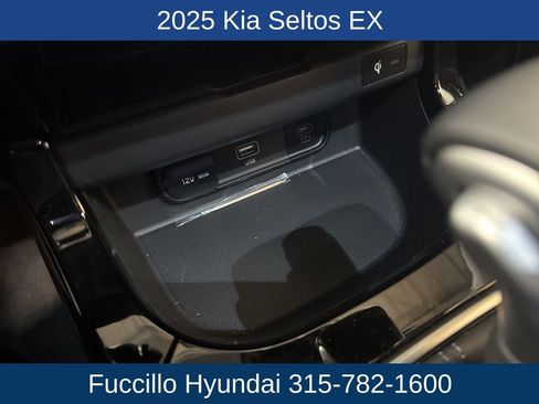 Used 2025 Kia Seltos EX image 20
