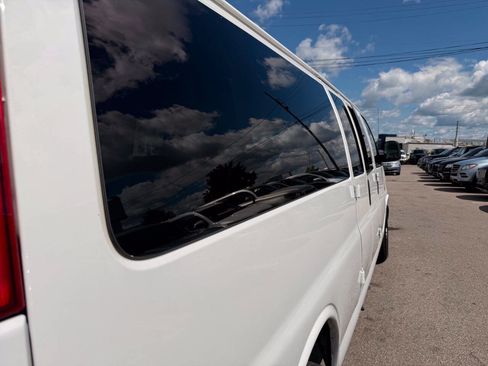 Used 2017 GMC Savana 3500 LS RWD image 29