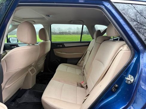 Used 2016 Subaru Outback 2.5i Premium image 8