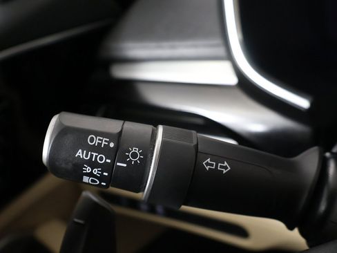 Used 2023 Acura MDX SH-AWD image 43