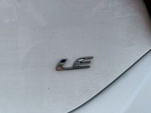 Used 2015 Toyota Corolla LE FWD image 25