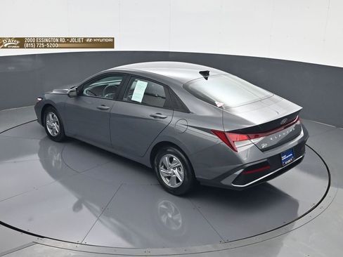 Certified 2024 Hyundai Elantra SE FWD image 19