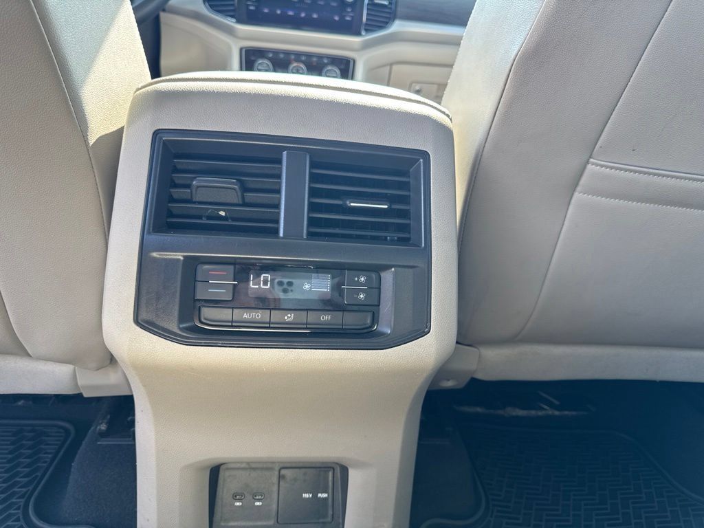 Used 2023 Volkswagen Atlas SE w/ Panoramic Sunroof Package FWD image 27