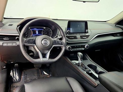 Used 2022 Nissan Altima 2.5 SR FWD image 12