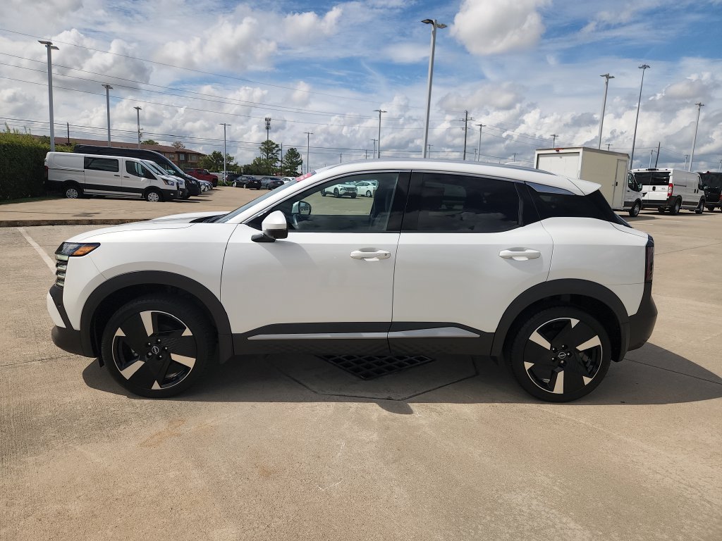 Certified 2025 Nissan Kicks SR FWD image 8