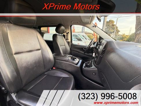 Used 2018 Mercedes-Benz Metris Passenger image 34
