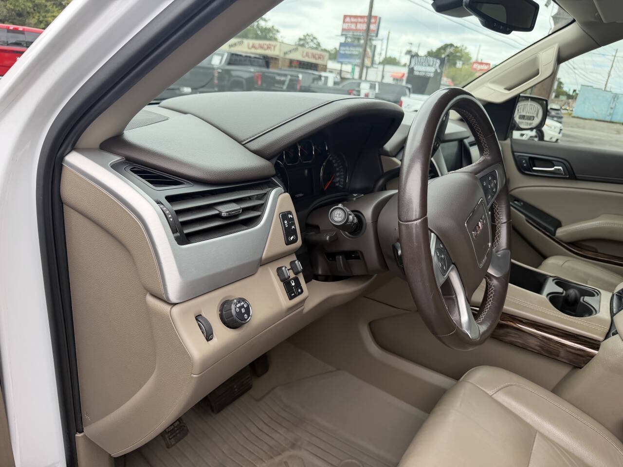 Used 2020 GMC Yukon XL SLT w/ HD Trailering Package RWD image 9
