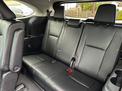 Used 2024 Toyota Highlander XLE image 23