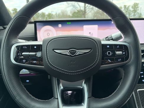 Used 2025 Genesis GV80 3.5T e-SC image 13