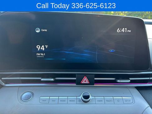 Used 2022 Hyundai Elantra Limited FWD image 20