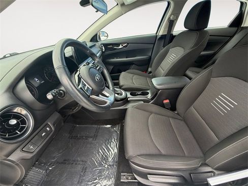 Used 2019 Kia Forte S image 9